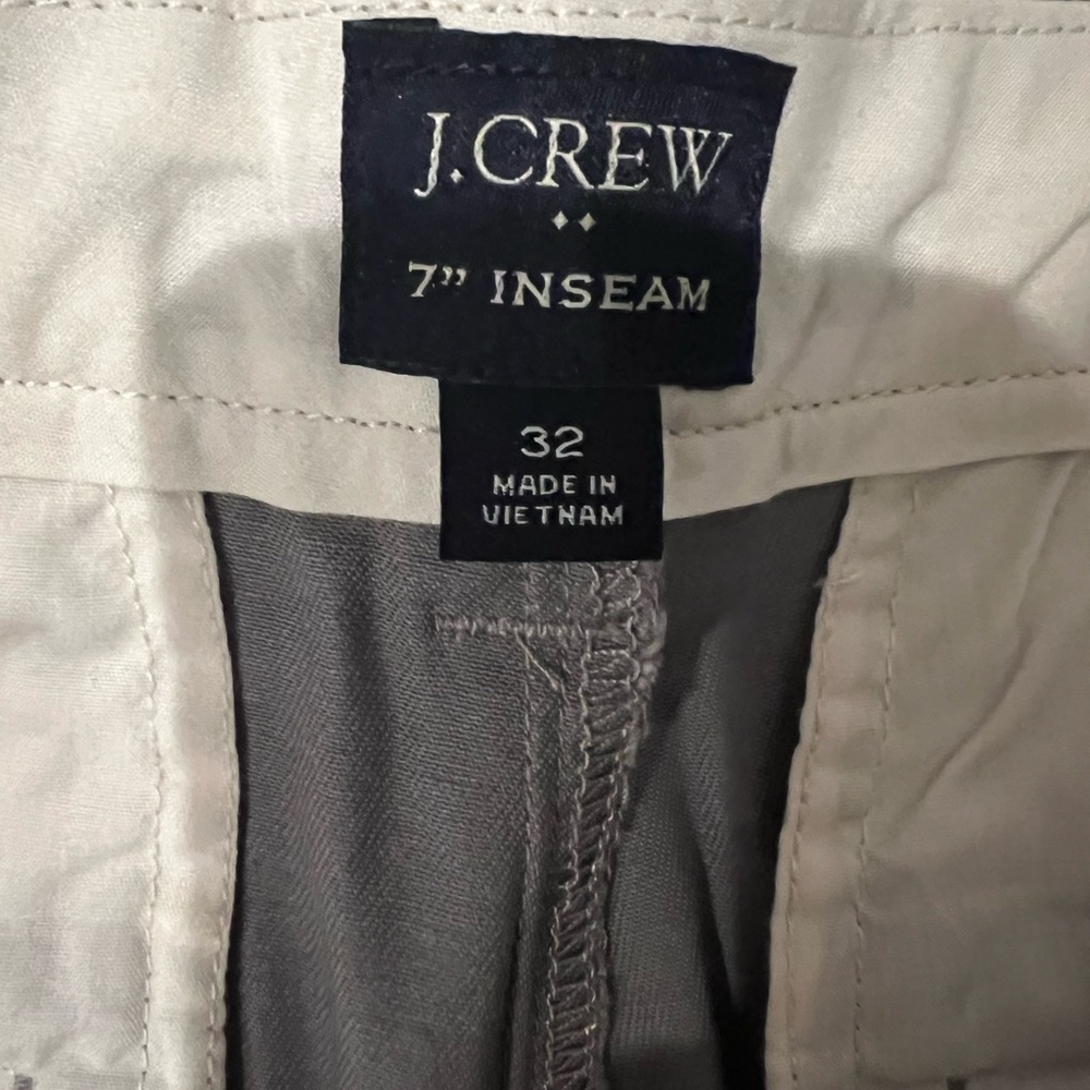 J.Crew 7in men’s gray shorts size 32